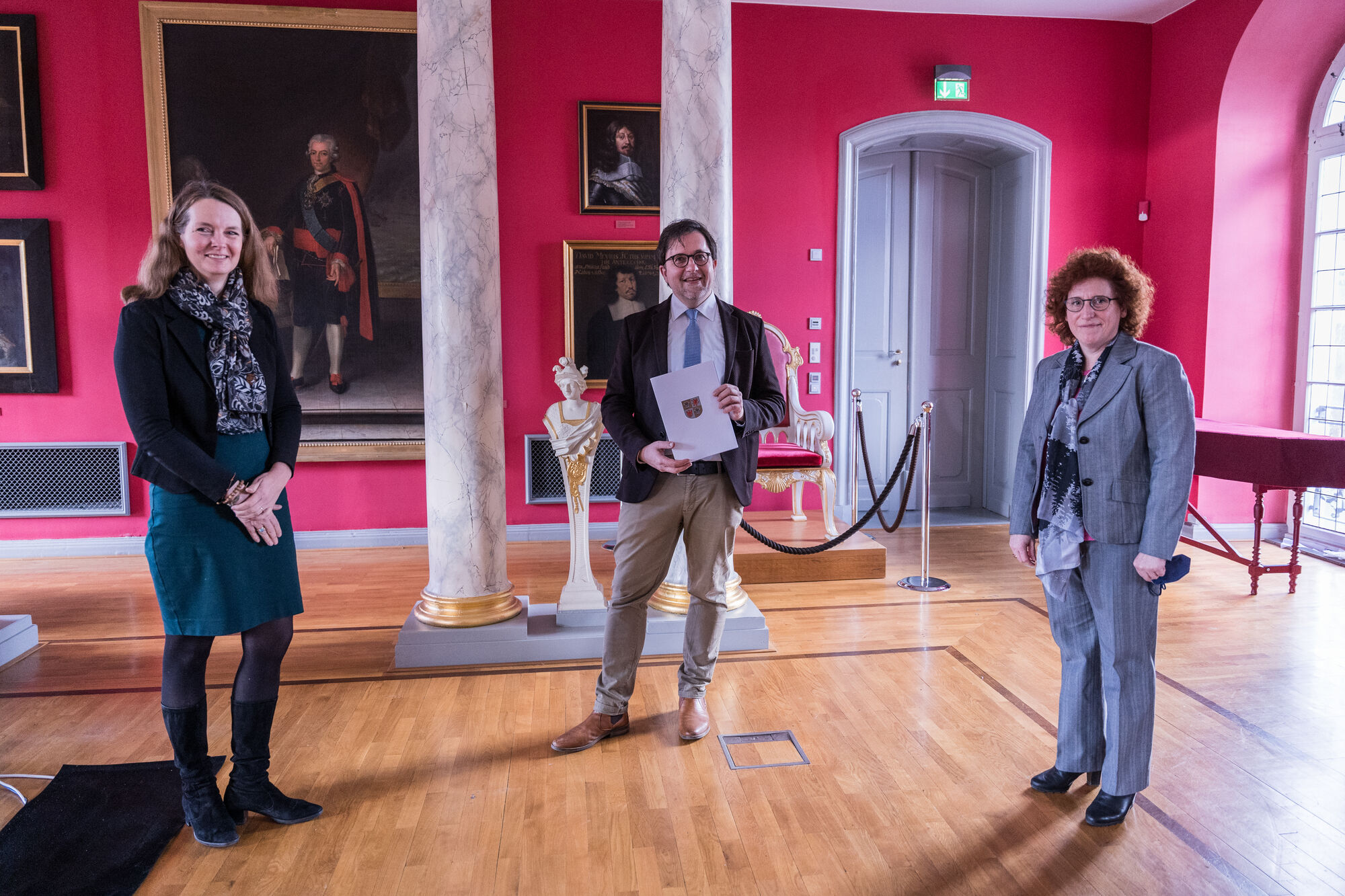 from left Minister Bettina Martin, Prof. Dr Kilian Heck, Prof. Dr Katharina Riedel - Photo: © Patrick Geßner, 2022