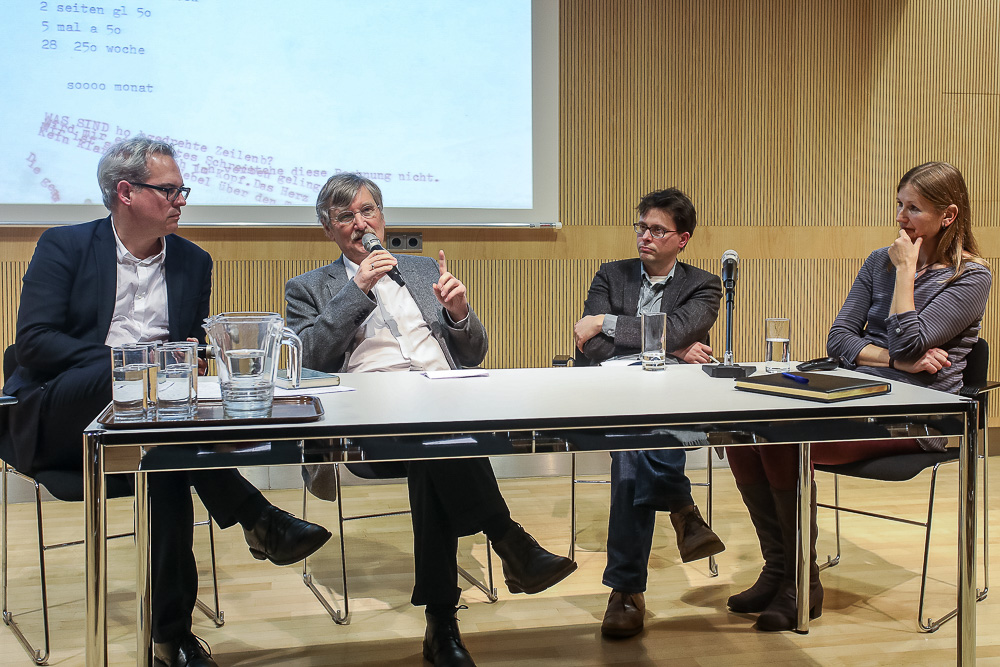 Raimund Fellinger während einer Podiumsdiskussion in Greifswald (2017) - @ vincent leifer