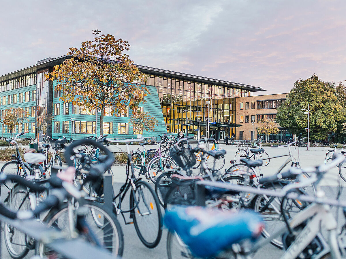 Fahrräder am Berthold-Beitz-Platz.