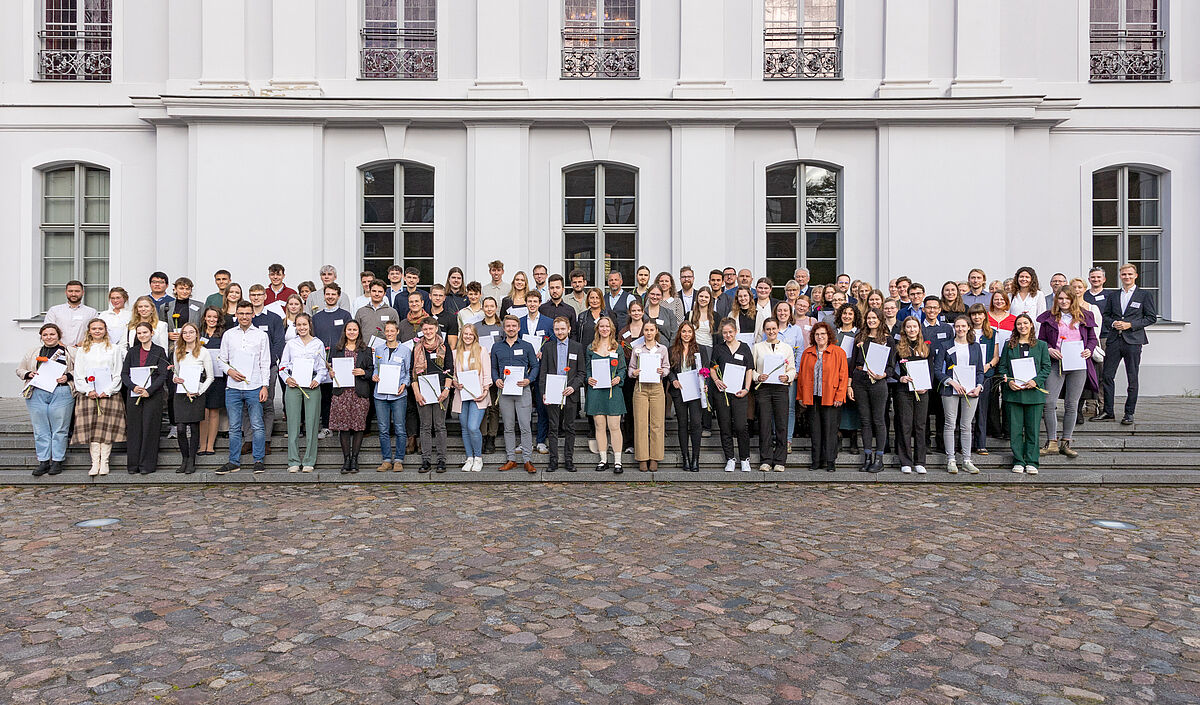 Gruppenfoto nach der Feierstunde