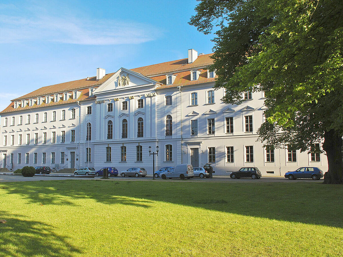 Symbolbild Universitätshauptgebäude in Greifswald – Foto: Jan Meßerschmidt