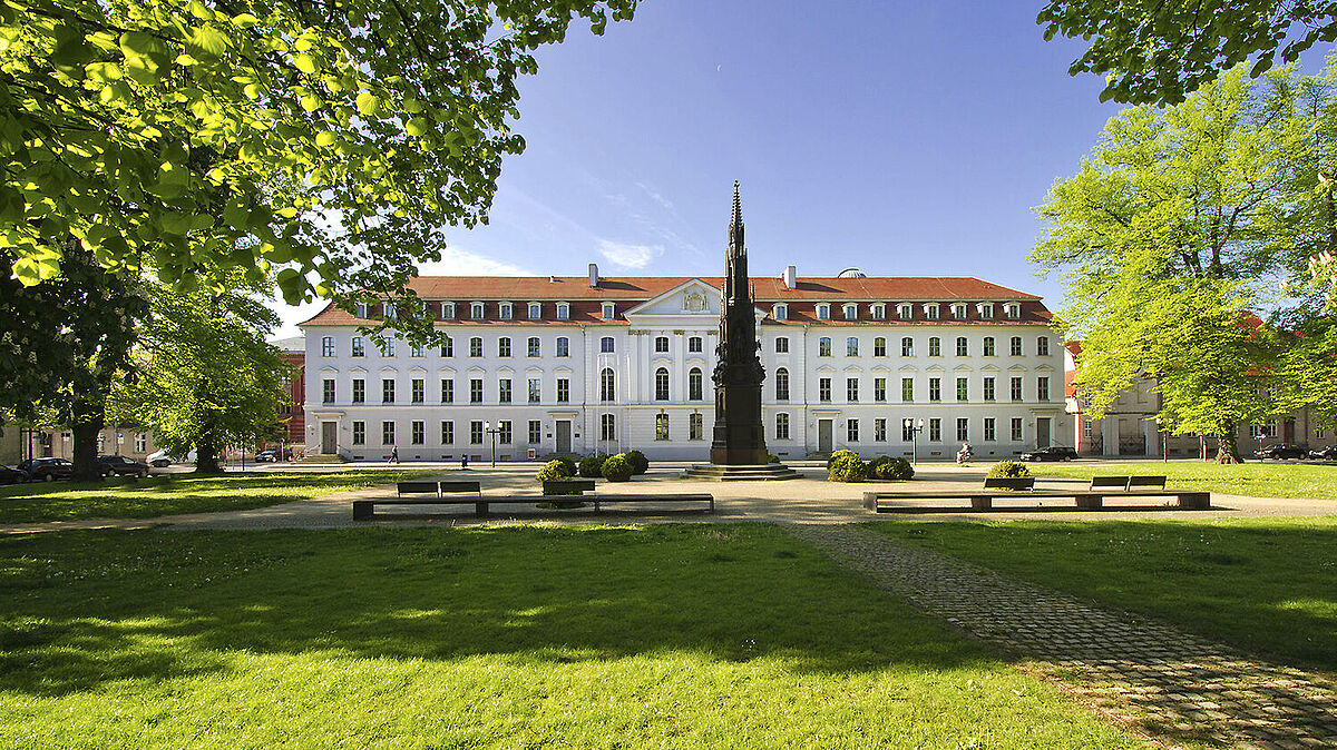 Hauptgebäude - Foto: Jan Meßerschmidt