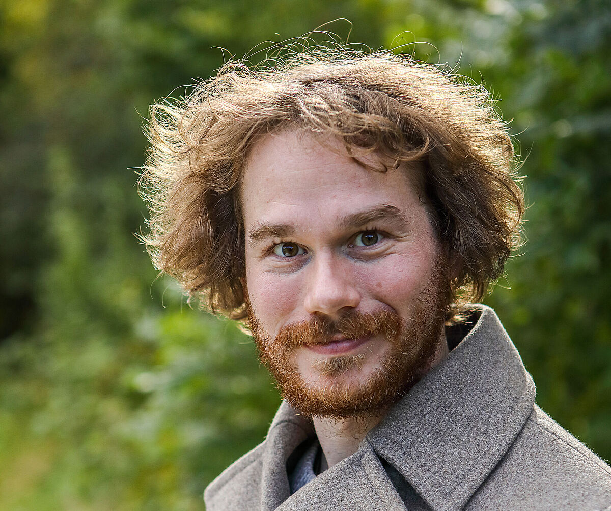 Auf dem Foto ist Prof. Dr. Johannes Hertel zu sehen.