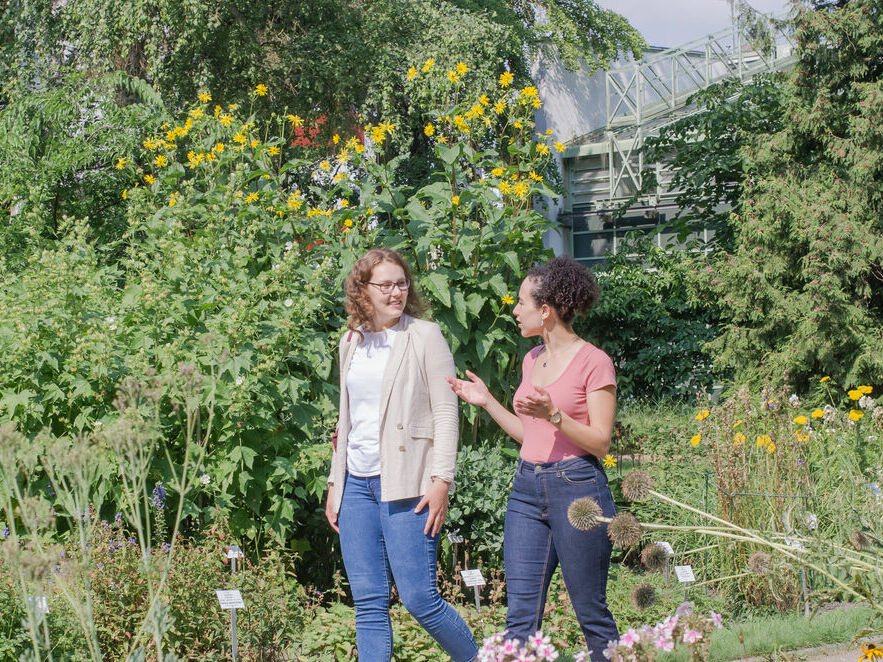 Es braucht soziale Kognition, um die Gefühle und Gedanken anderer Menschen zu verstehen. ©Laura-Schirrmeister, 2020 Es braucht soziale Kognition, um die Gefühle und Gedanken anderer Menschen zu verstehen. ©Laura-Schirrmeister, 2020