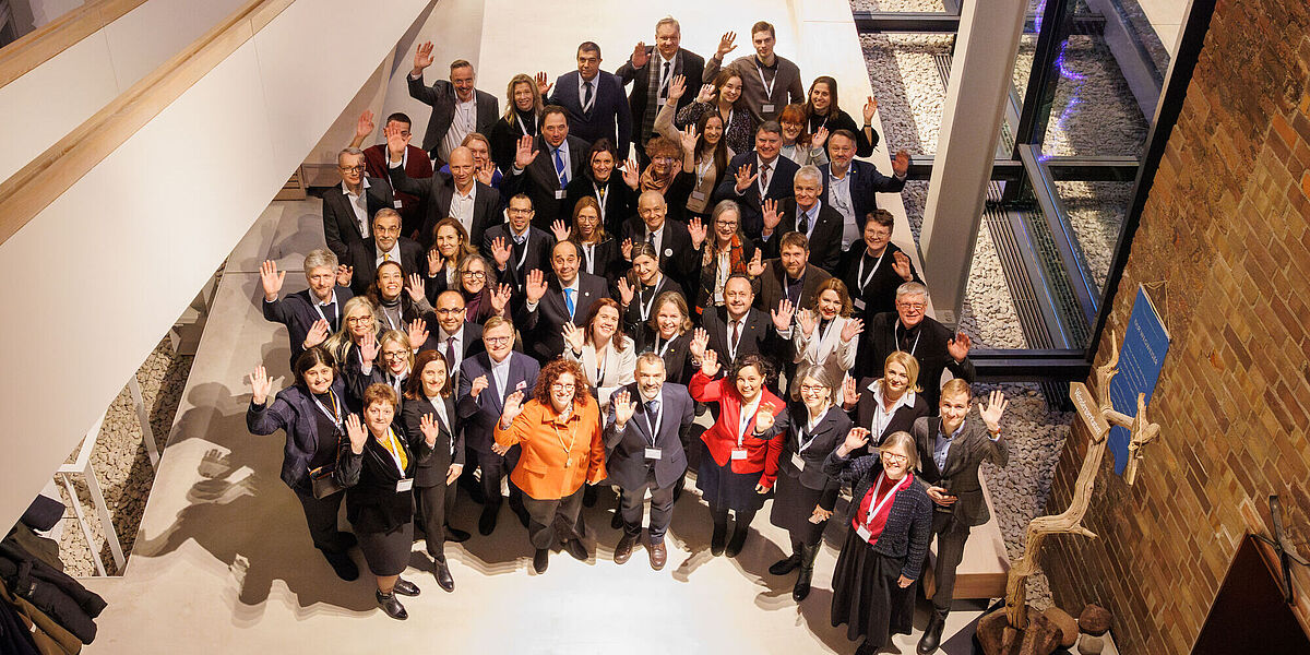 Gruppenfoto der Teilnehmenden am KreativEU-Treffen bei den Beratungen im Pommerschen Landesmuseum. 