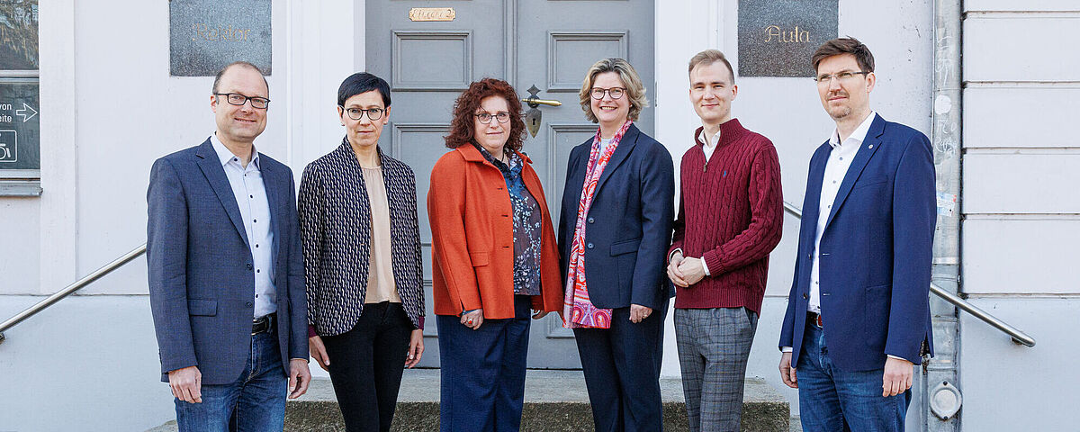 The photo portrays the members of the University of Greifswald's Rectorate as of April 2025.