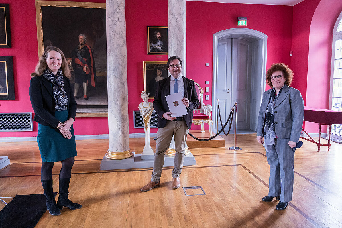 from left Minister Bettina Martin, Prof. Dr Kilian Heck, Prof. Dr Katharina Riedel - Photo: © Patrick Geßner, 2022